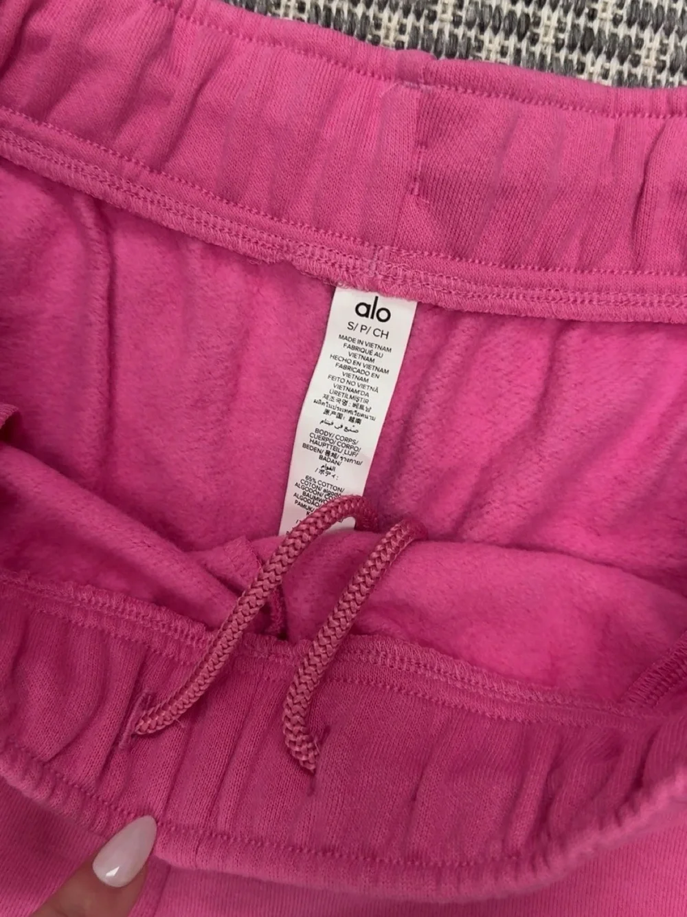 Alo Yoga Accolade Short in Paradise Pink